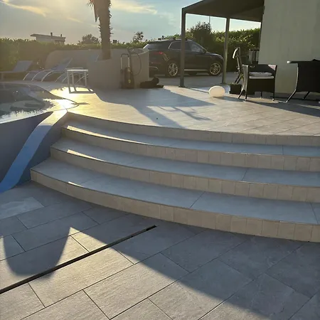 Daire Elke Maria With Overflow Pool And Hydromassage