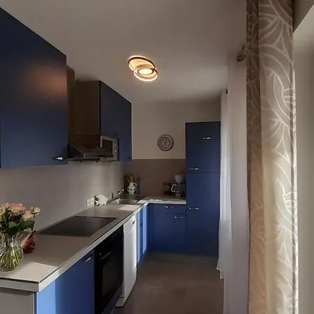Elke Maria With Overflow Pool And Hydromassage Apartment *