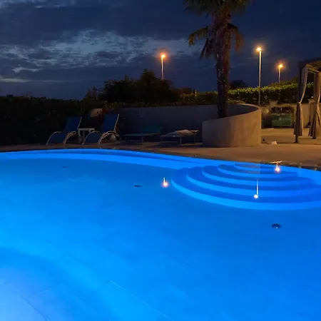 Elke Maria With Overflow Pool And Hydromassage * Novigrad (Istria)