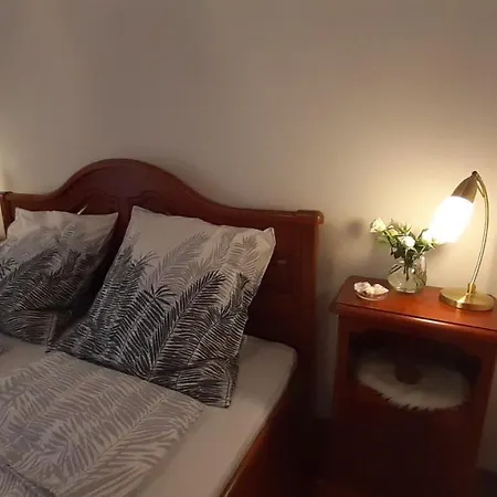Elke Maria With Overflow Pool And Hydromassage Apartman